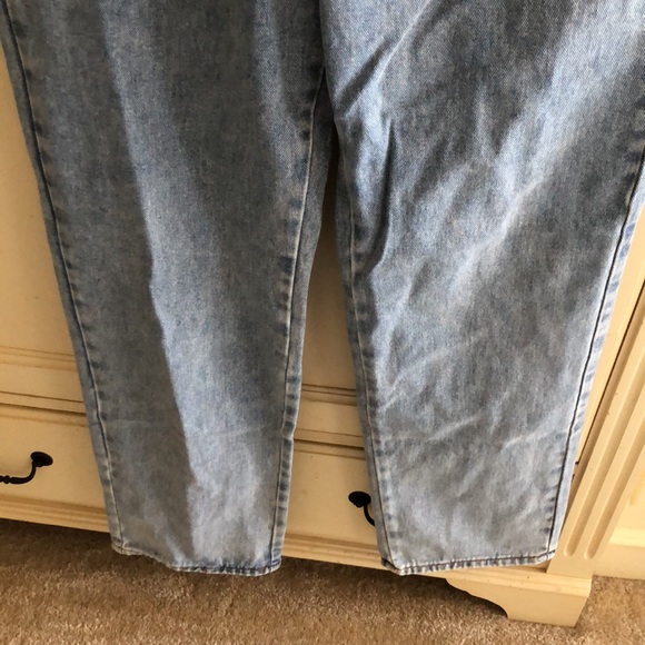 FashionNova Breaking Chains Straight Leg Jeans - Picture 4 of 13